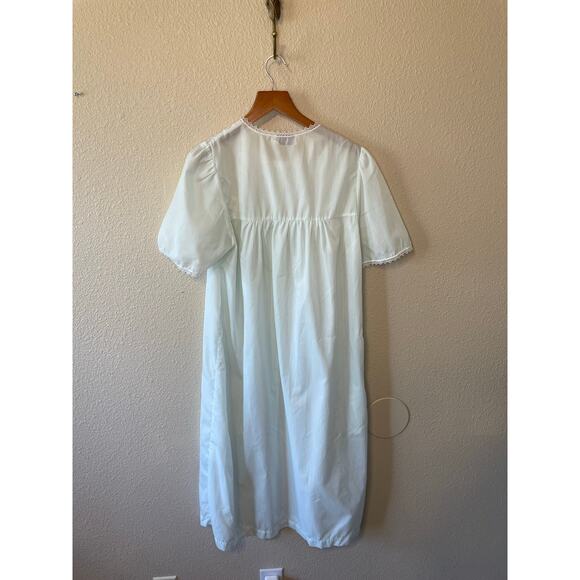 VTG Vanity Fair Light Mint Floral Embroidered W/ Lace Trim Nightgown Mumu Small - Picture 5 of 9